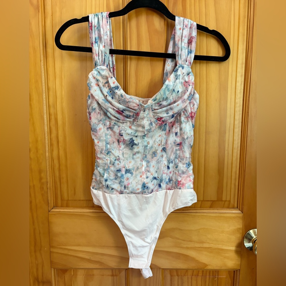 NWT! Lulu's Pink/Floral Bodysuit